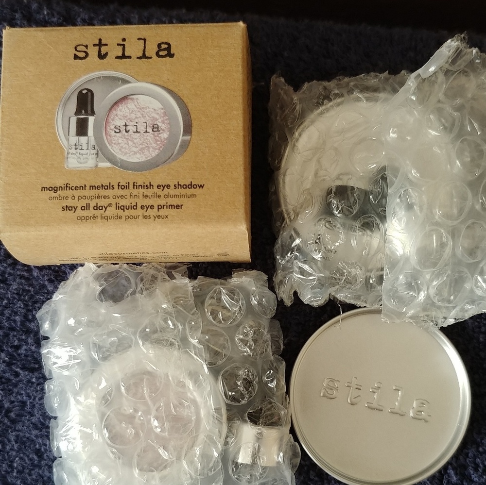 Stila Magnificent Foil Finish Eye Shadow w/2primer